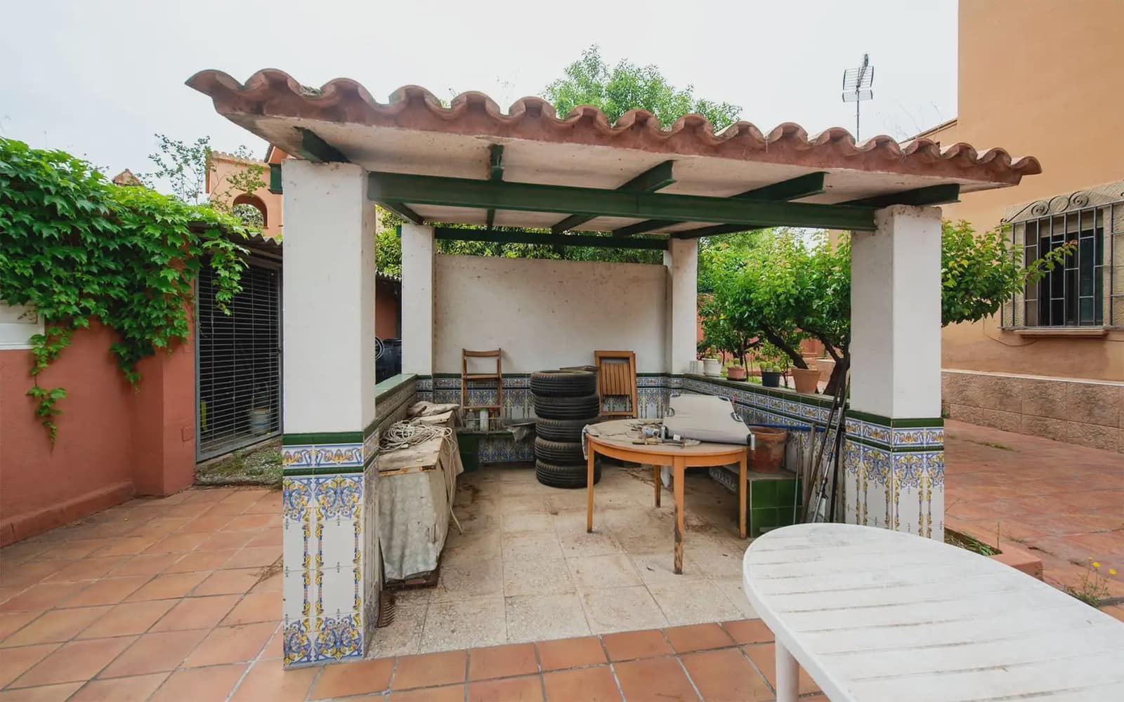 5 soveværelse Villa til salg i Sant Boi de Llobregat med garage - € 695.000 (Ref: 9854526)