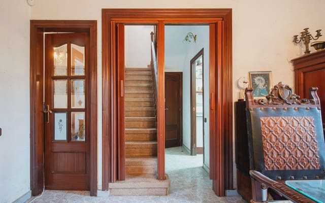 5 soveværelse Villa til salg i Sant Boi de Llobregat med garage - € 695.000 (Ref: 9854526)