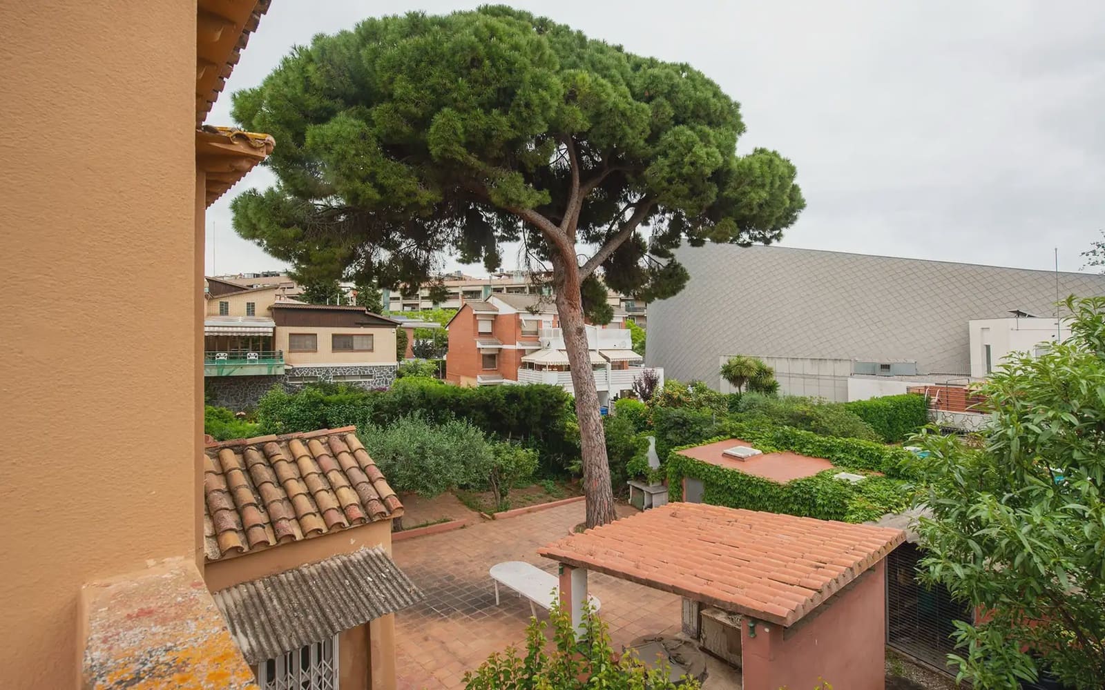 5 soveværelse Villa til salg i Sant Boi de Llobregat med garage - € 695.000 (Ref: 9854526)