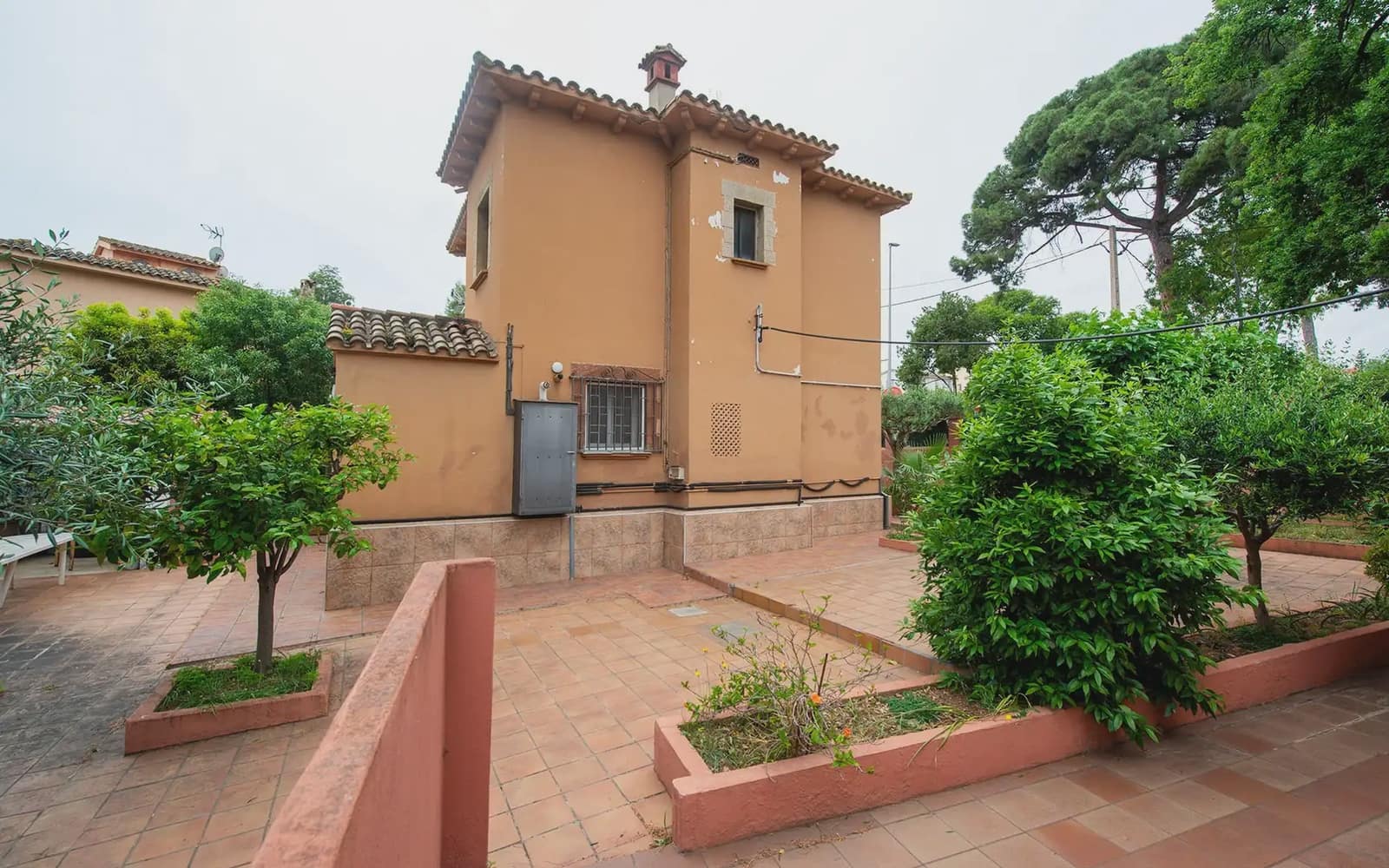 5 soveværelse Villa til salg i Sant Boi de Llobregat med garage - € 695.000 (Ref: 9854526)