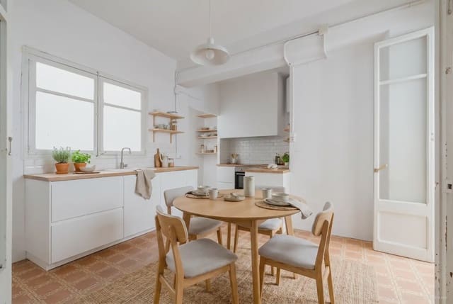 3 soveværelse Penthouse til salg i Girona by - € 390.000 (Ref: 9854527)