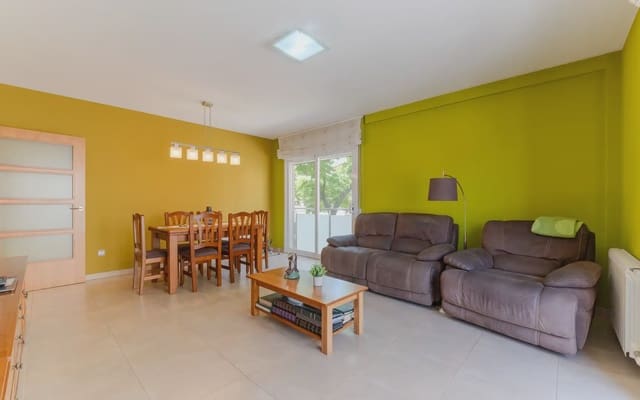2 makuuhuone Asunto myytävänä paikassa Tordera - 219 000 € (Ref: 9860839)