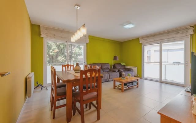 2 makuuhuone Asunto myytävänä paikassa Tordera - 219 000 € (Ref: 9860839)