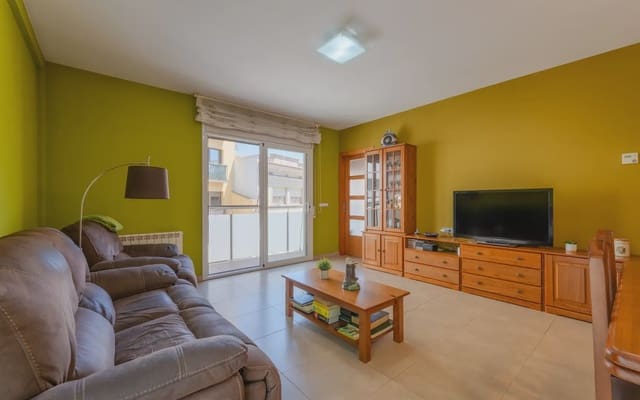 2 makuuhuone Asunto myytävänä paikassa Tordera - 219 000 € (Ref: 9860839)
