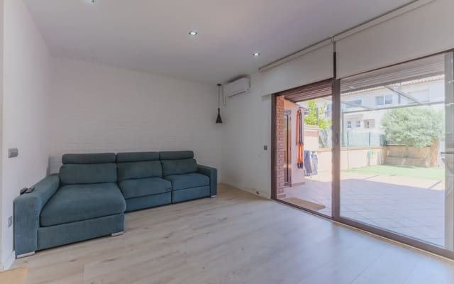 4 makuuhuone Omakotitalo myytävänä paikassa Tordera mukana 
autotalli - 426 000 € (Ref: 9860840)