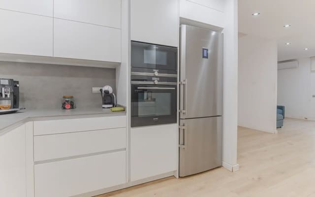 4 makuuhuone Omakotitalo myytävänä paikassa Tordera mukana 
autotalli - 426 000 € (Ref: 9860840)