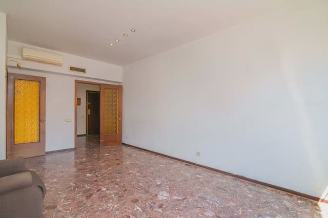 4 slaapkamer Flat te koop in Les Corts, Barcelona stad - € 640.000 (Ref: 9863854)