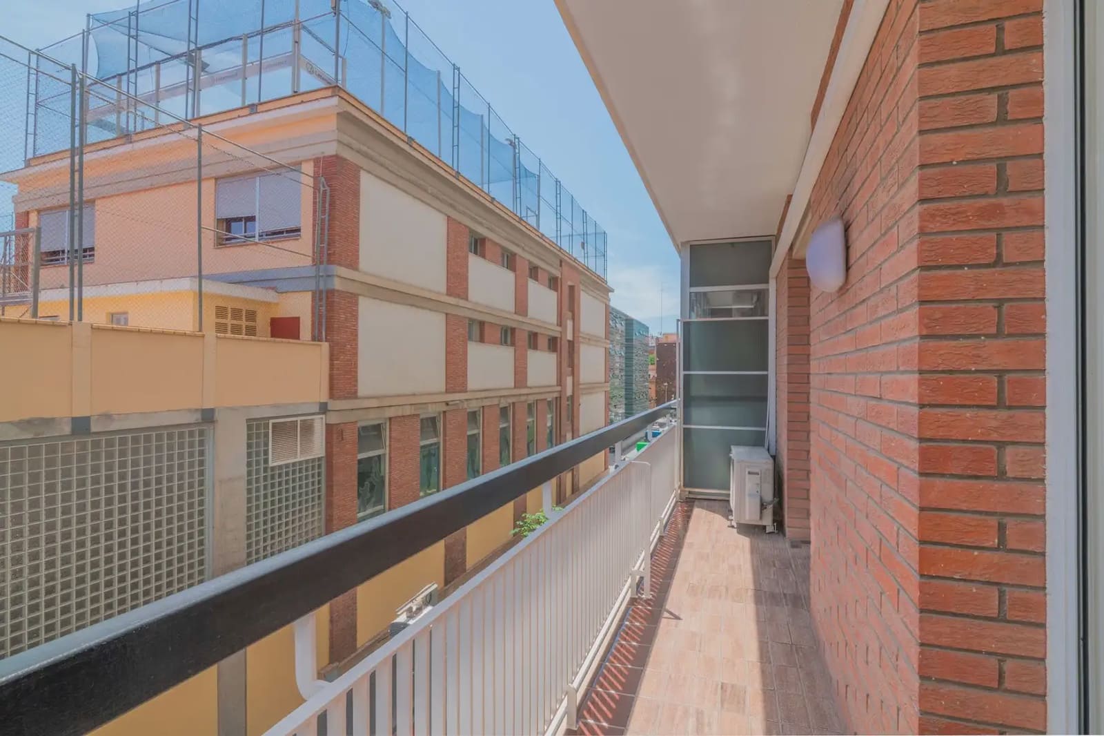 4 slaapkamer Flat te koop in Barcelona stad - € 640.000 (Ref: 9863854)