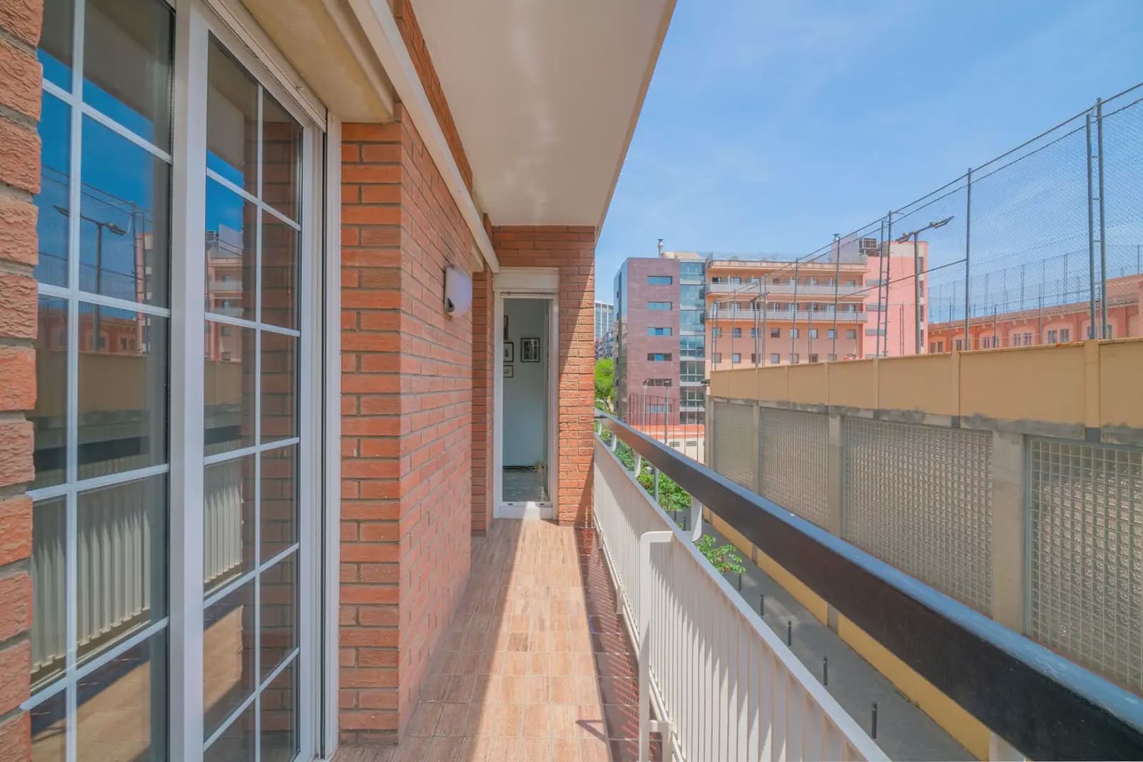 4 slaapkamer Flat te koop in Barcelona stad - € 640.000 (Ref: 9863854)