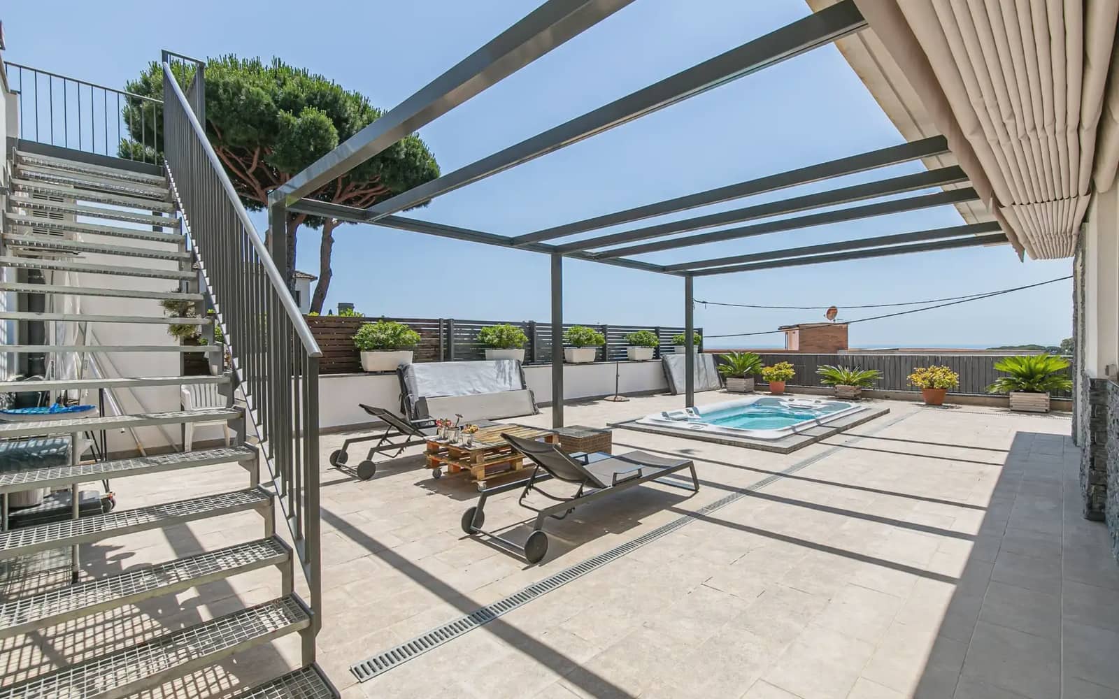 5 bedroom Villa for sale in Caldes d'Estrac with garage - € 1,190,000 (Ref: 9867502)