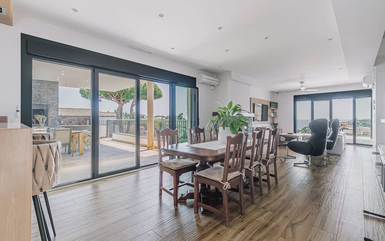 5 bedroom Villa for sale in Caldes d'Estrac with garage - € 1,190,000 (Ref: 9867502)