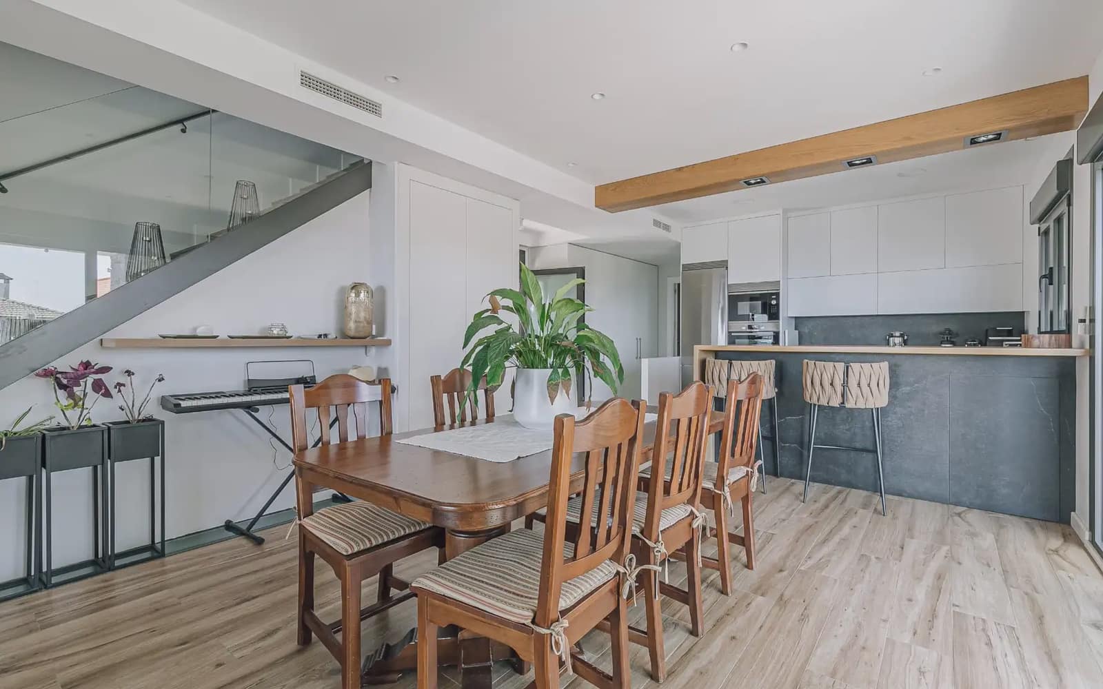 5 bedroom Villa for sale in Caldes d'Estrac with garage - € 1,190,000 (Ref: 9867502)
