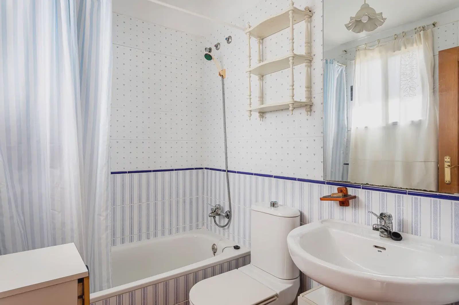 4 sovrum Villa till salu i La Pobla de Vallbona - 359 000 € (Ref: 9867942)