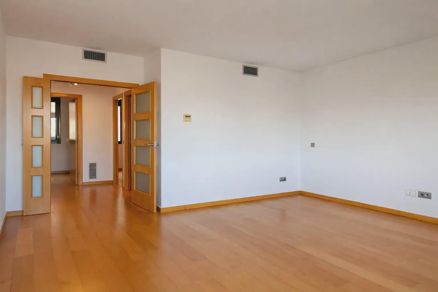 Piso de 2 habitaciones en Barcelona ciudad en alquiler con piscina garaje - 1.991 € (Ref: 9872427)