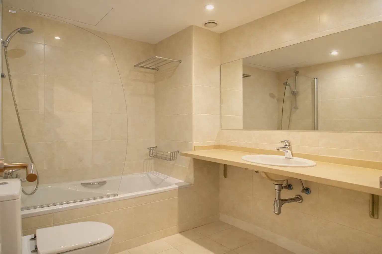 Piso de 2 habitaciones en Barcelona ciudad en alquiler con piscina garaje - 1.991 € (Ref: 9872427)