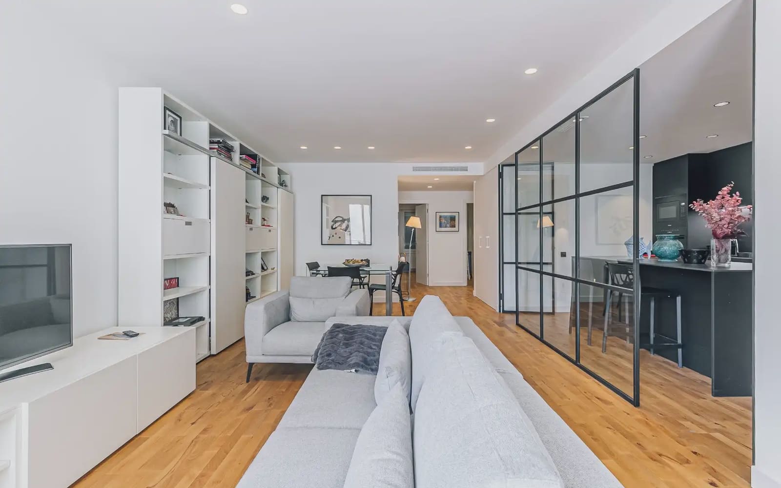 3 slaapkamer Flat te koop in Barcelona stad - € 850.000 (Ref: 9877471)