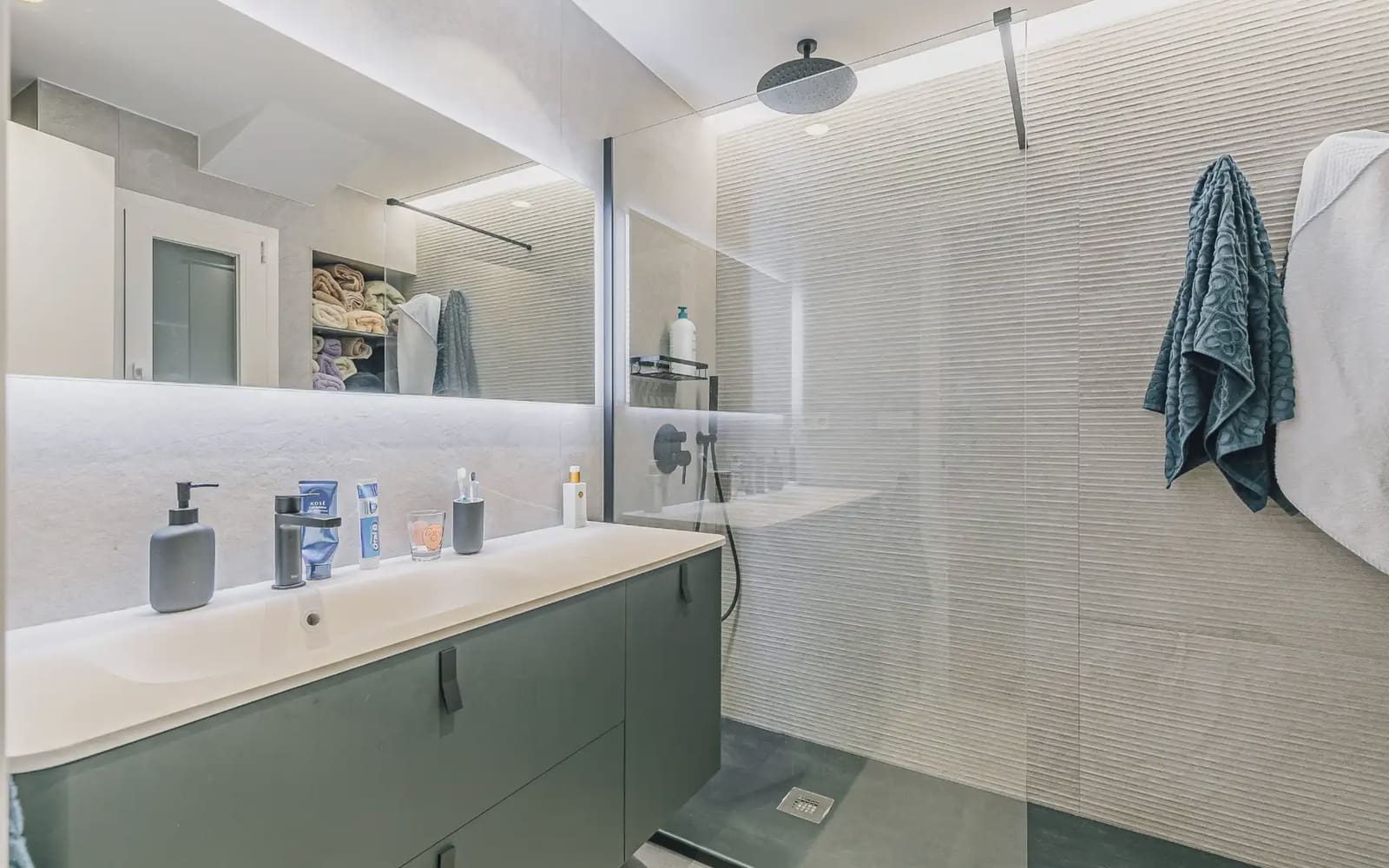 3 slaapkamer Flat te koop in Barcelona stad - € 850.000 (Ref: 9877471)