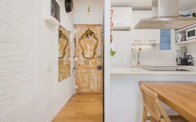 1 sypialnia Mieszkanie na sprzedaż w El Raval, Miasto Barcelona - 330 000 € (Ref: 9890689)