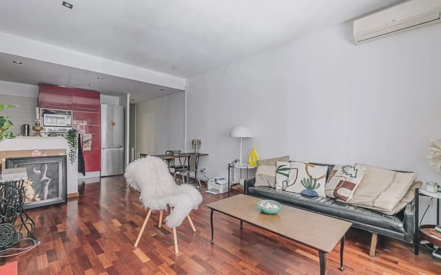 3 makuuhuone Asunto myytävänä paikassa El Guinardó, Barcelona kaupunki - 325 000 € (Ref: 9893095)