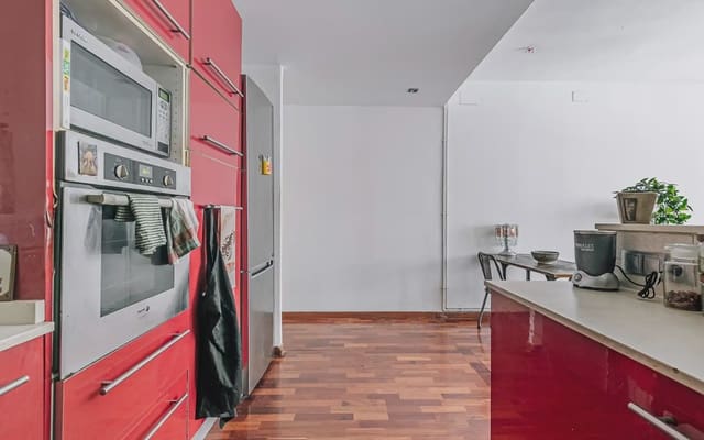 3 makuuhuone Asunto myytävänä paikassa El Guinardó, Barcelona kaupunki - 325 000 € (Ref: 9893095)
