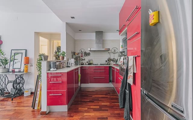 3 makuuhuone Asunto myytävänä paikassa El Guinardó, Barcelona kaupunki - 325 000 € (Ref: 9893095)