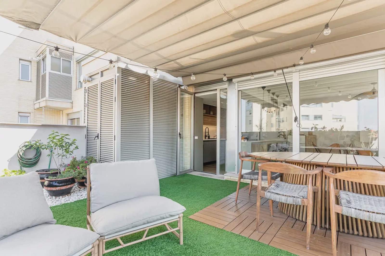3 bedroom Apartment for sale in Valencia city with pool garage - € 623,000 (Ref: 9905277)