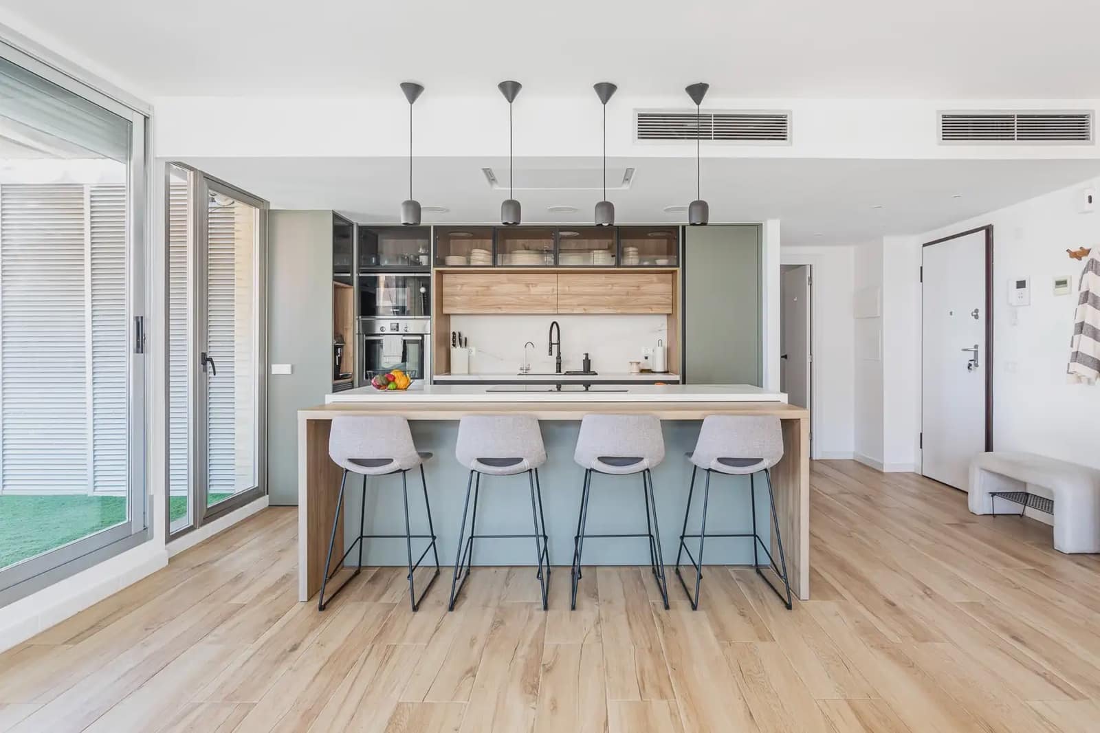 3 bedroom Apartment for sale in Valencia city with pool garage - € 623,000 (Ref: 9905277)