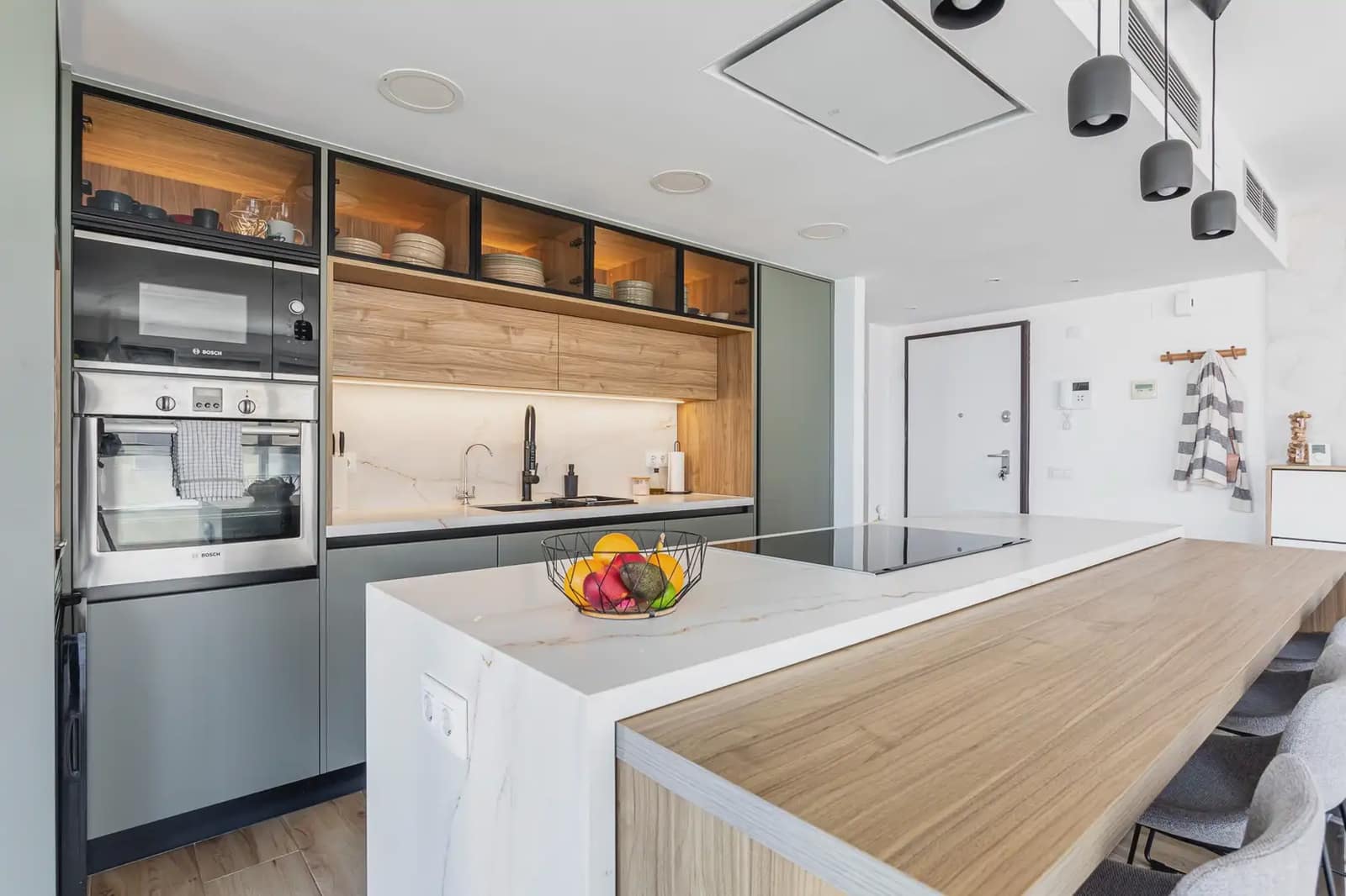 3 bedroom Apartment for sale in Valencia city with pool garage - € 623,000 (Ref: 9905277)
