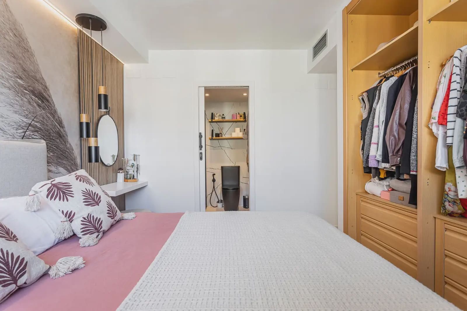 3 bedroom Apartment for sale in Valencia city with pool garage - € 623,000 (Ref: 9905277)