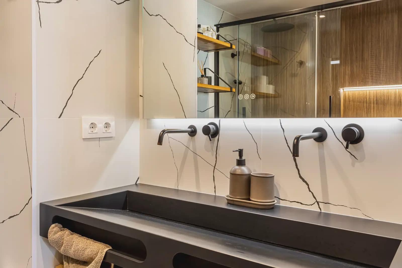 3 bedroom Apartment for sale in Valencia city with pool garage - € 623,000 (Ref: 9905277)