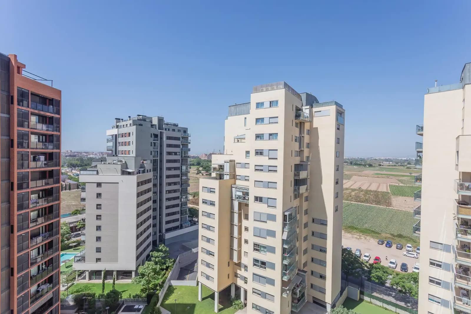 3 bedroom Apartment for sale in Valencia city with pool garage - € 623,000 (Ref: 9905277)
