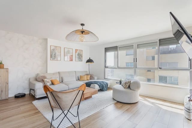 3 bedroom Apartment for sale in Sant Pau, Valencia city with pool garage - € 623,000 (Ref: 9905277)