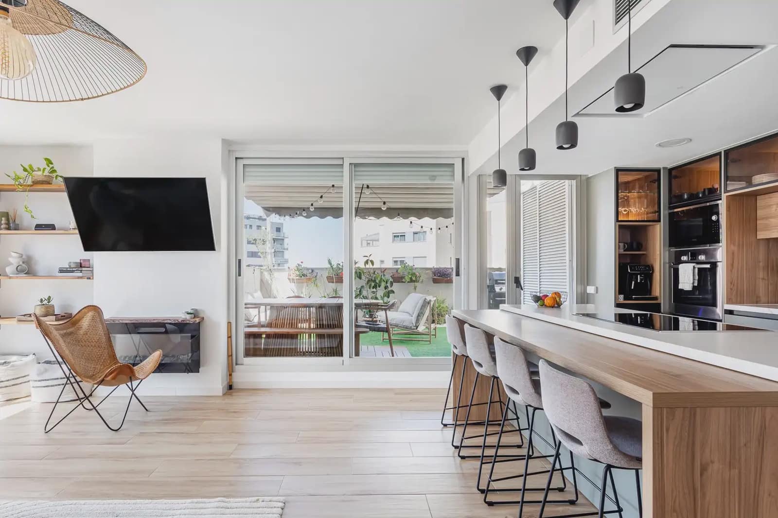 3 bedroom Apartment for sale in Valencia city with pool garage - € 623,000 (Ref: 9905277)