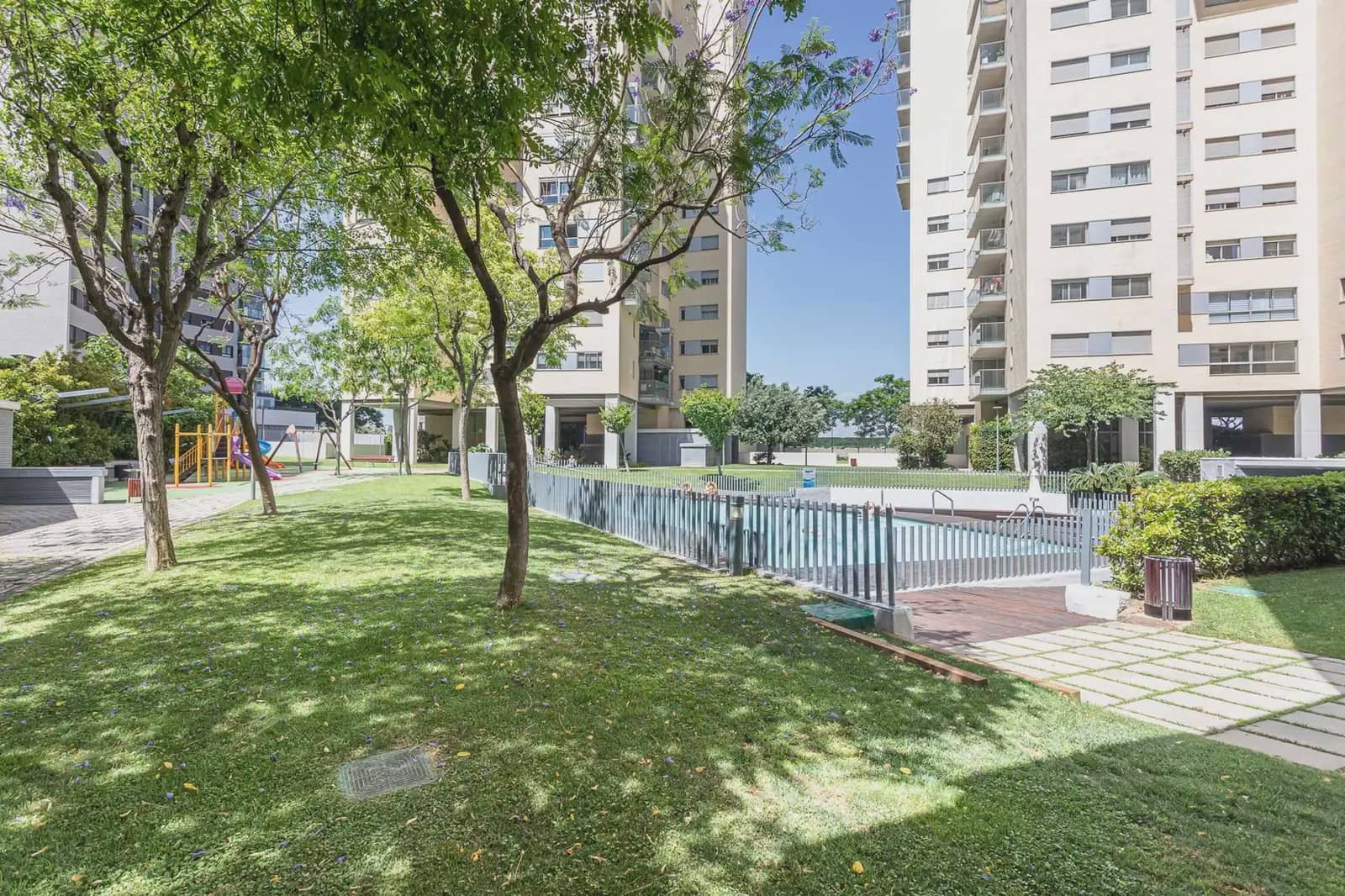 3 bedroom Apartment for sale in Valencia city with pool garage - € 623,000 (Ref: 9905277)