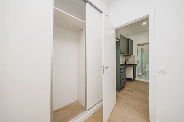 1 slaapkamer Flat te koop in Palacio, Madrid stad - € 299.000 (Ref: 9911856)