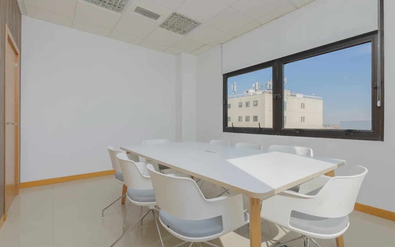 Oficina en Madrid ciudad en alquiler - 1.200 € (Ref: 9911984)