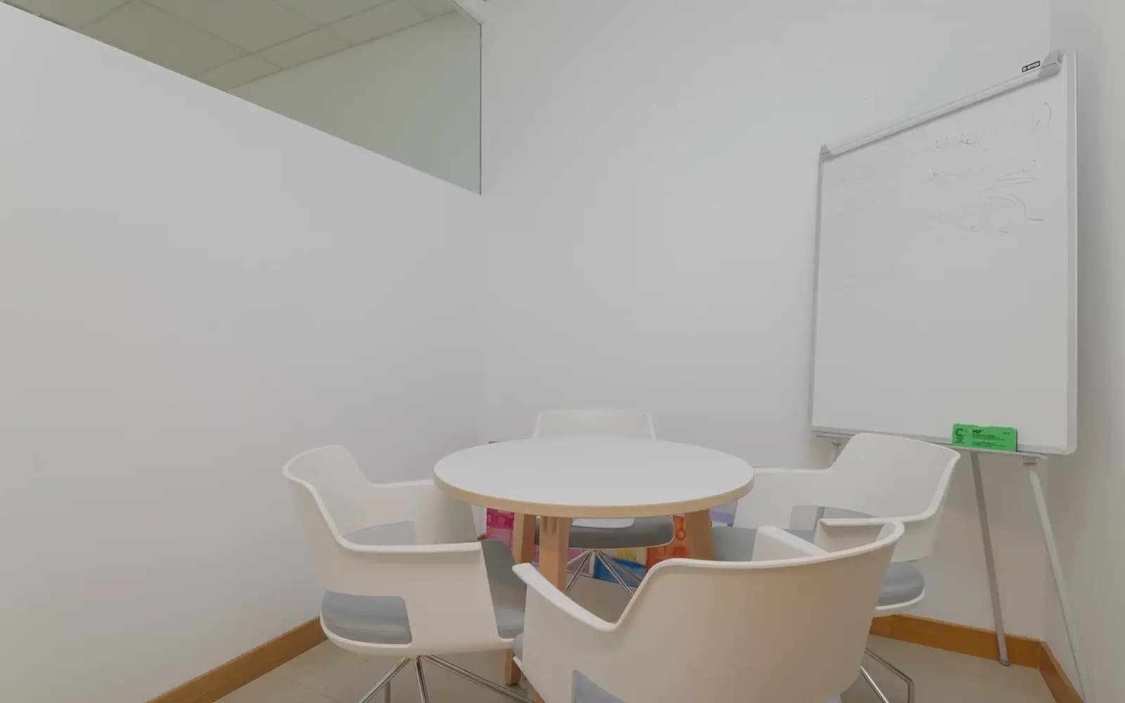 Oficina en Madrid ciudad en alquiler - 1.200 € (Ref: 9911984)