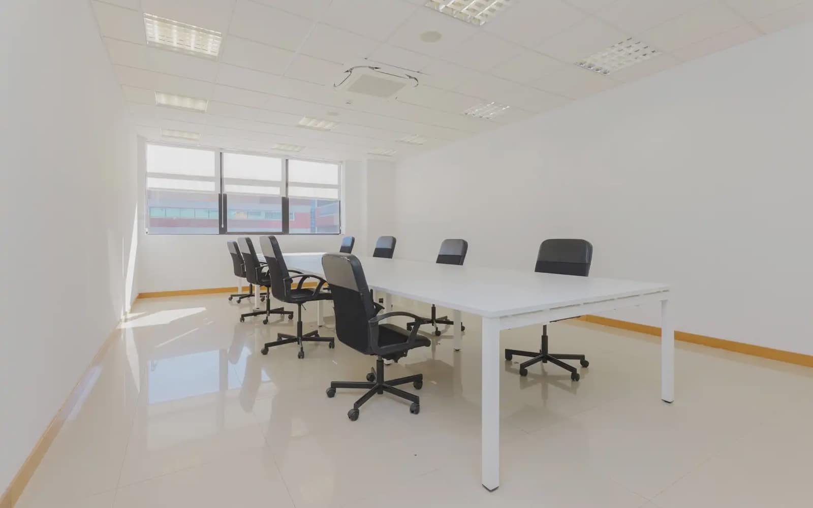 Oficina en Madrid ciudad en alquiler - 1.200 € (Ref: 9911984)