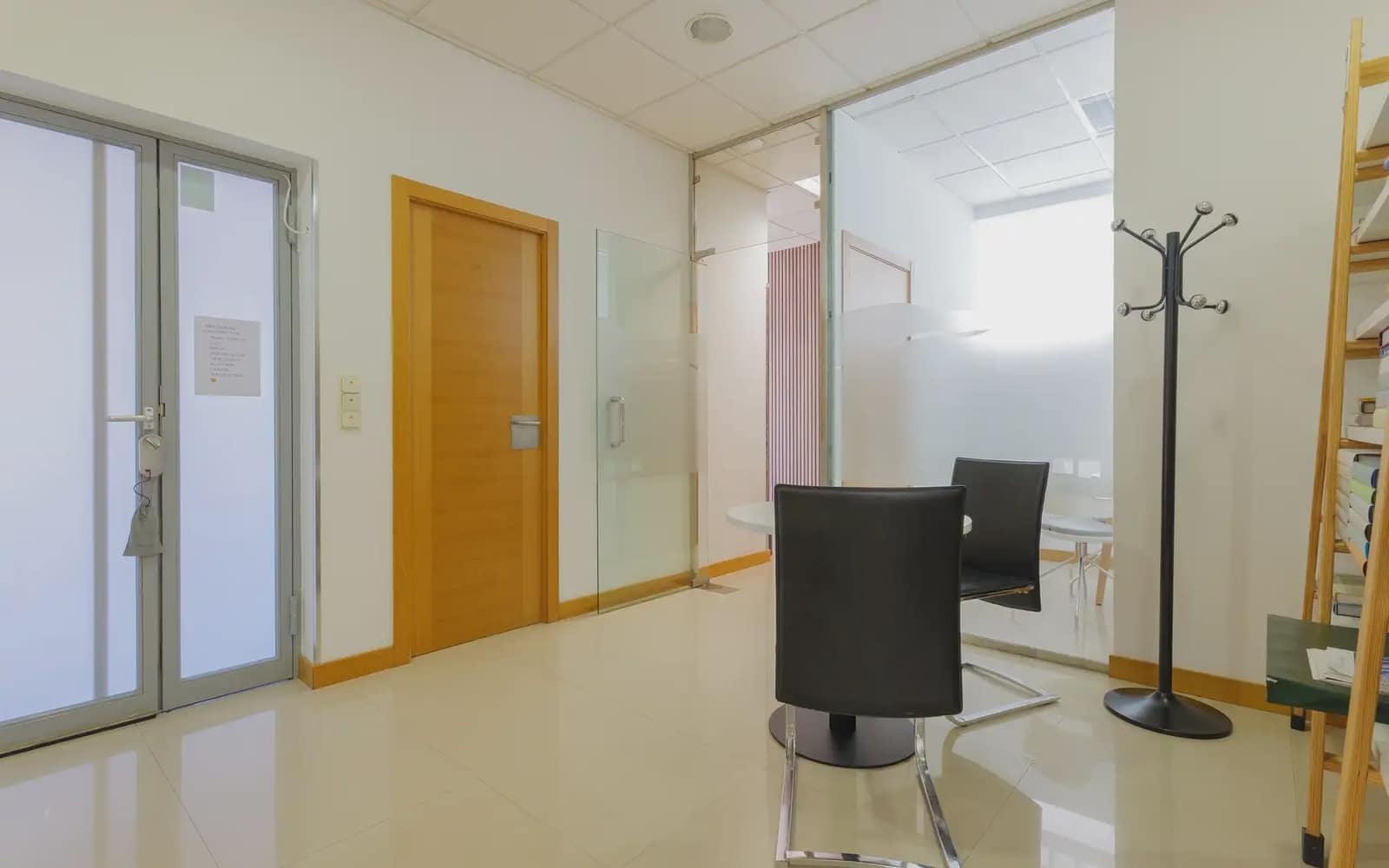 Oficina en Madrid ciudad en alquiler - 1.200 € (Ref: 9911984)