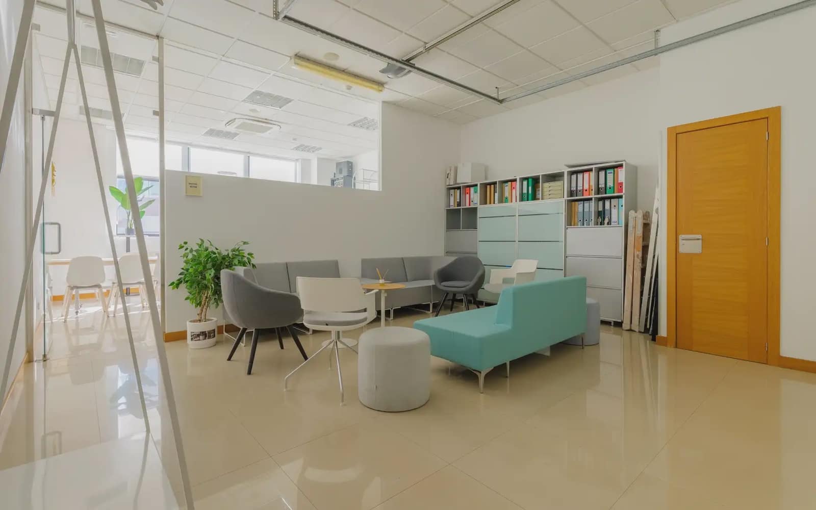Oficina en Madrid ciudad en alquiler - 1.200 € (Ref: 9911984)