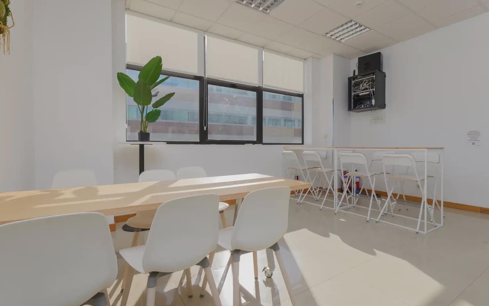 Oficina en Madrid ciudad en alquiler - 1.200 € (Ref: 9911984)