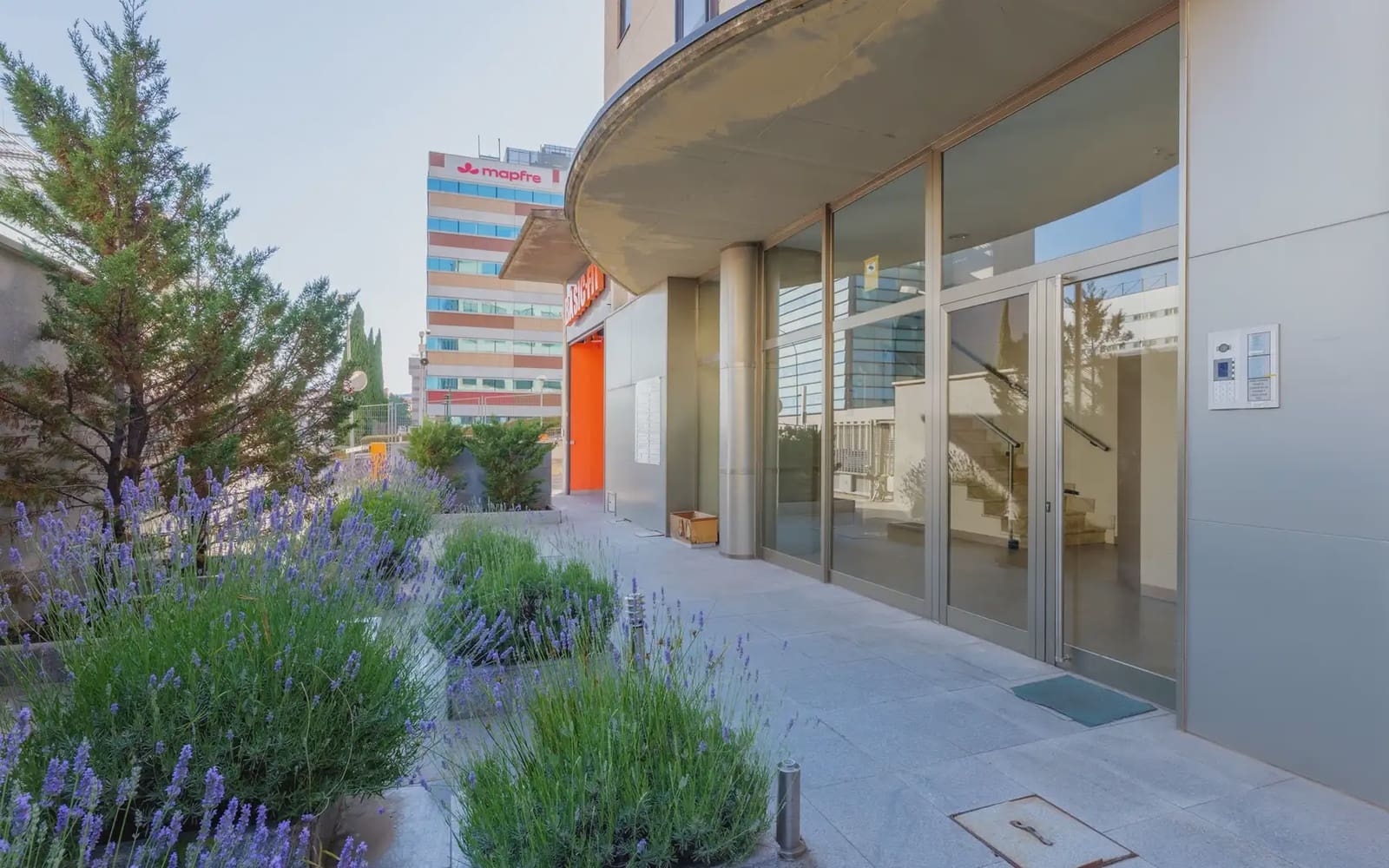 Oficina en Madrid ciudad en alquiler - 1.200 € (Ref: 9911984)