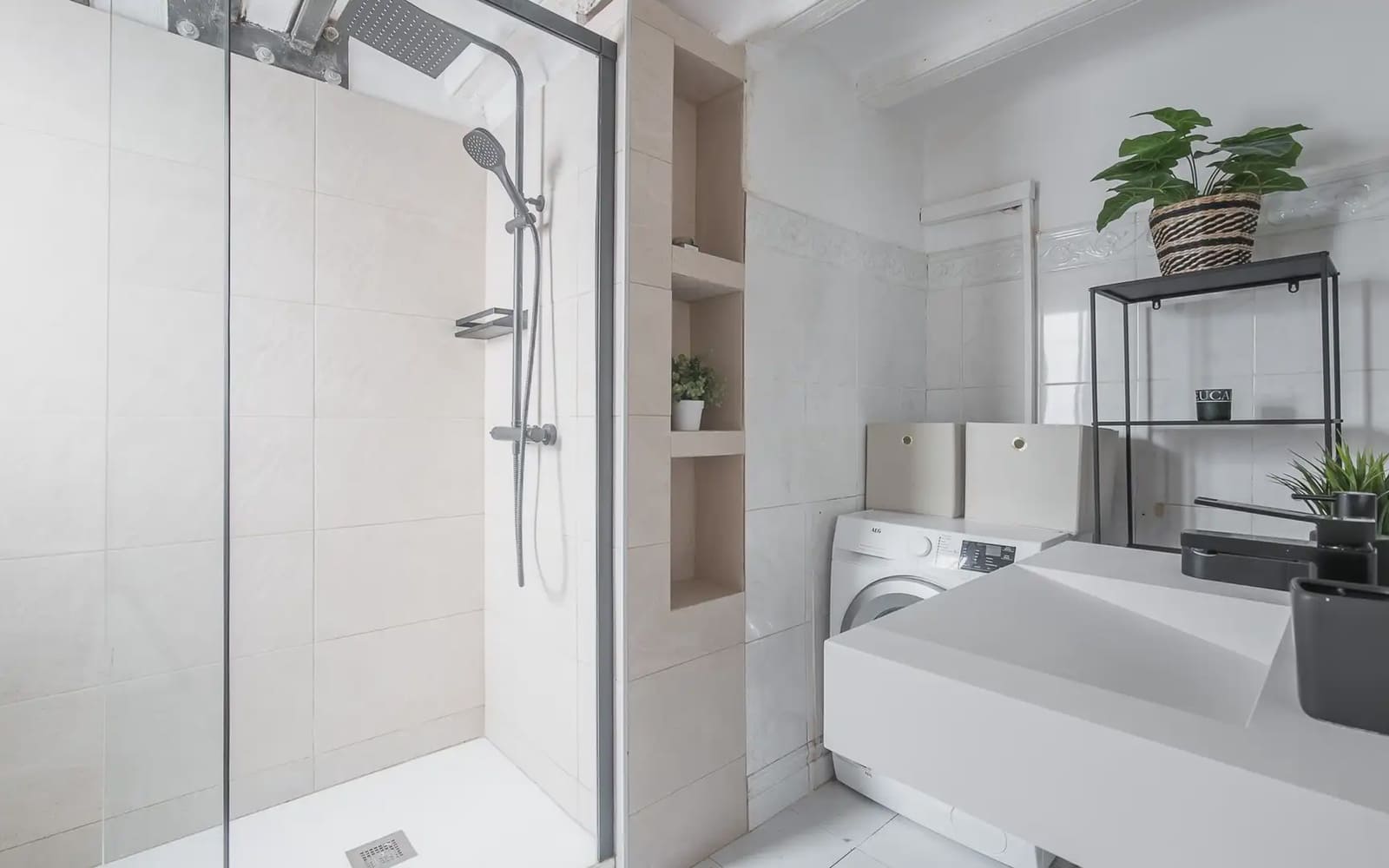 1 bedroom Penthouse for rent in Barcelona city - € 1,355 (Ref: 9913781)
