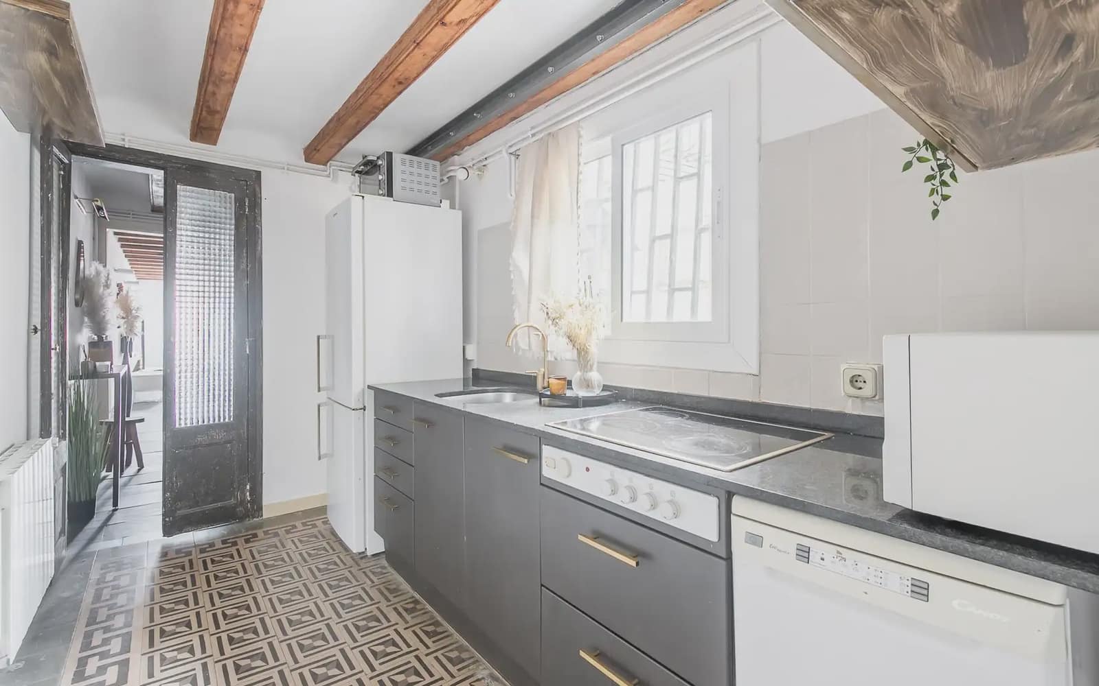 1 bedroom Penthouse for rent in Barcelona city - € 1,355 (Ref: 9913781)