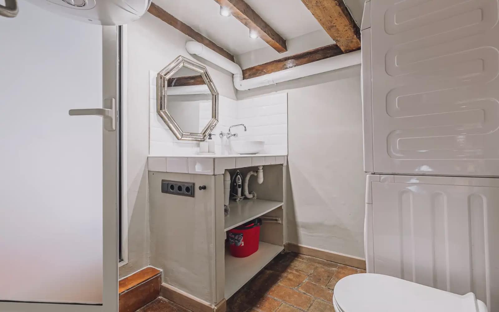 Kaupallinen myytävänä paikassa Barcelona kaupunki - 269 000 € (Ref: 9915030)