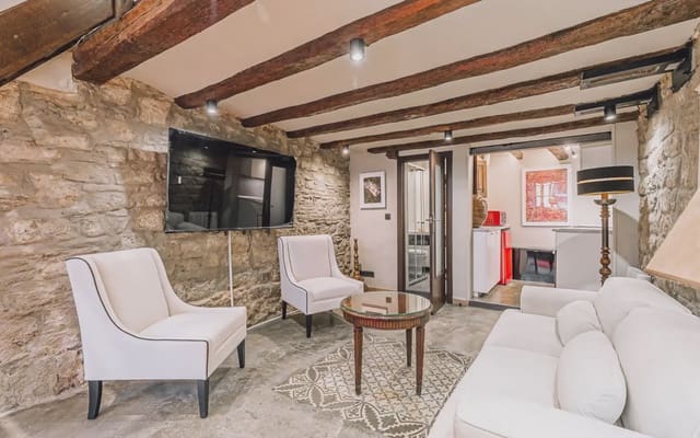 Kaupallinen myytävänä paikassa Sant Pere, Santa Caterina i La Ribera, Barcelona kaupunki - 269 000 € (Ref: 9915030)