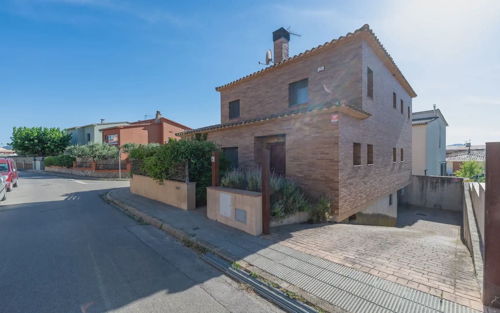 4 bedroom Villa for sale in La Bisbal d'Emporda with garage - € 600,000 (Ref: 9919018)