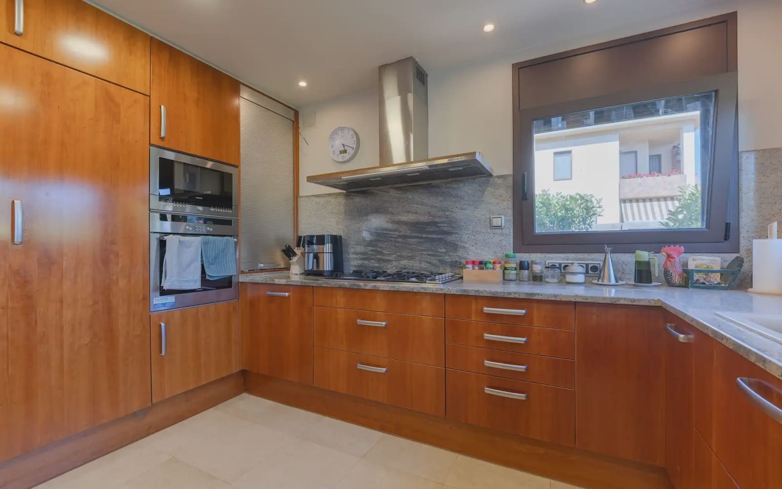 4 bedroom Villa for sale in La Bisbal d'Emporda with garage - € 600,000 (Ref: 9919018)