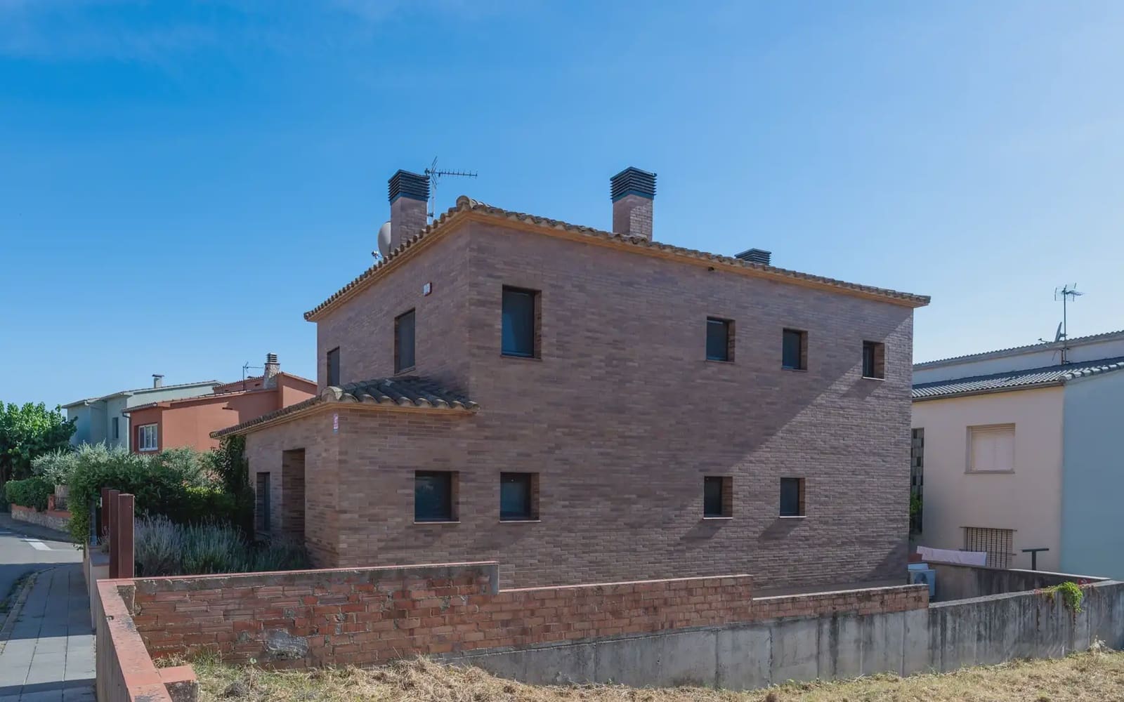 4 bedroom Villa for sale in La Bisbal d'Emporda with garage - € 600,000 (Ref: 9919018)
