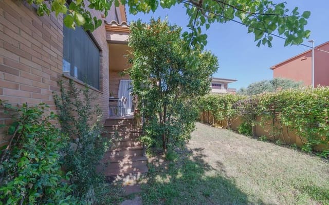 4 slaapkamer Villa te koop in La Bisbal d'Empordà met garage - € 600.000 (Ref: 9919018)